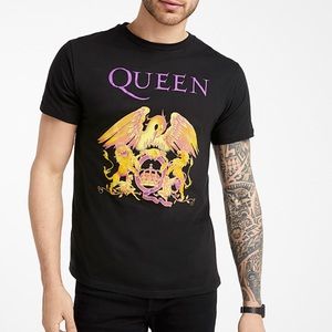 NWOT unisex queen tee